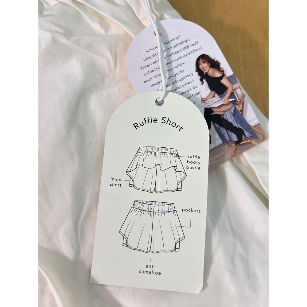 Blogilates Ruffle Athletic Shorts White Size Large NWT - Picture 3 of 8